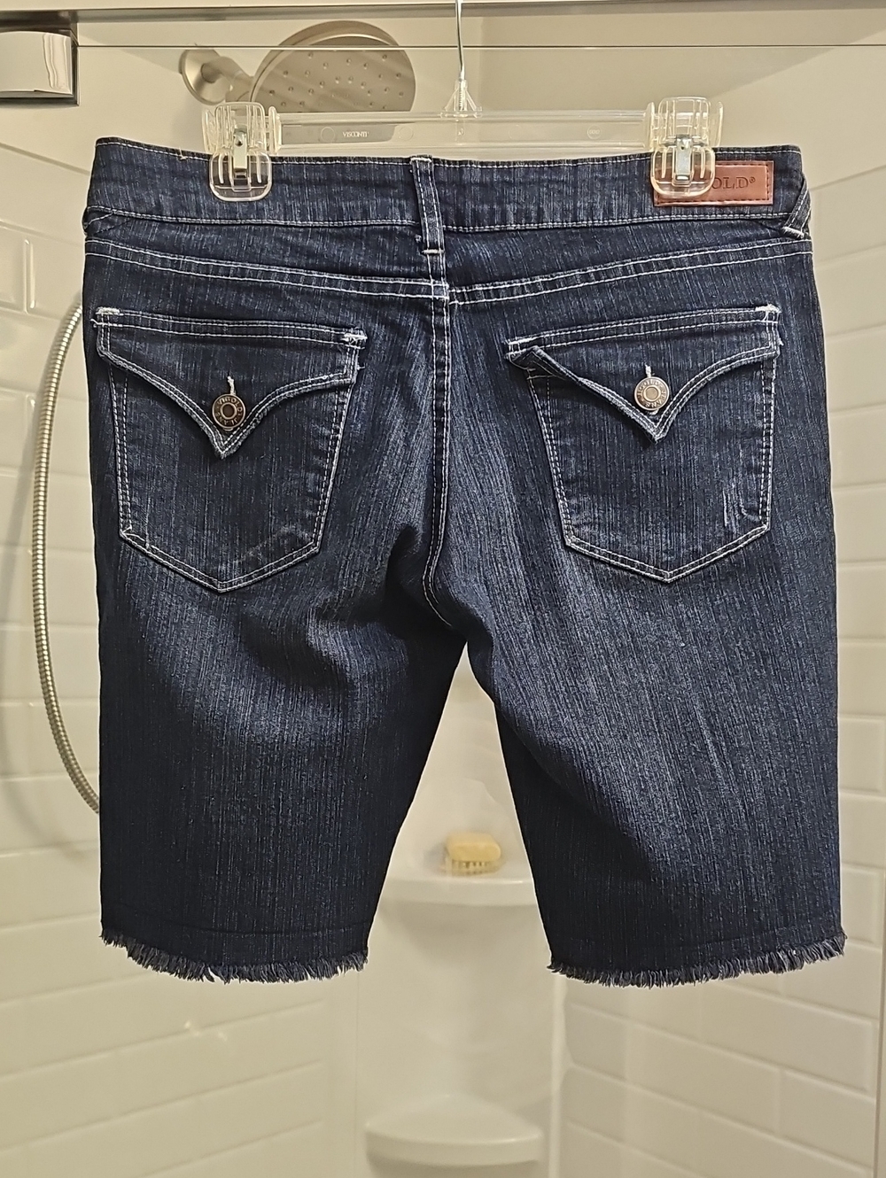 Vigold Dark Wash Distressed Denim Bermuda Shorts. Excellent Pre-Loved Condition. - Picture 2 of 6